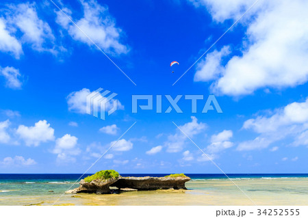 沖縄県 読谷村 渡具知ビーチ 34252555