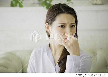においと女性 34258123
