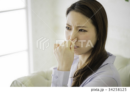 においと女性 34258125