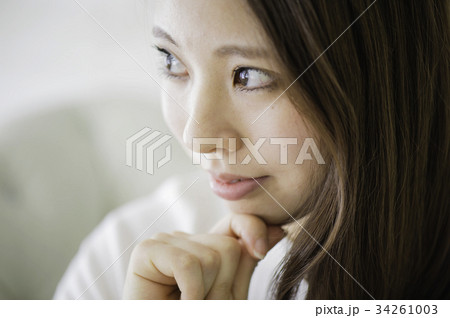 顔のアップ女性 34261003