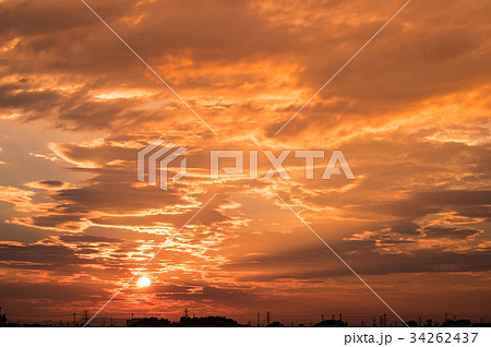 郊外の夕焼け風景の写真素材