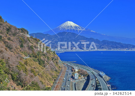 晴れの日の薩埵峠から見た富士山 34262514