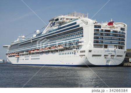 横浜港大桟橋に停泊するダイヤモンドプリンセス 34266384
