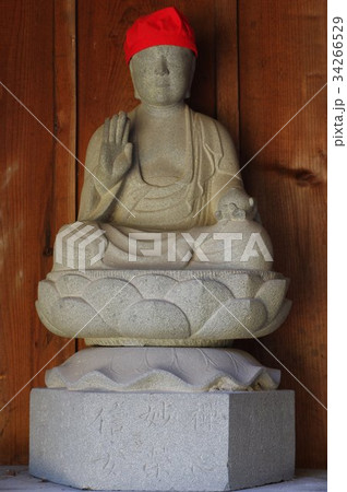 信州の文化財 名工 守屋貞治の石仏 延命地蔵菩薩像 正面頭巾付 (長野県塩尻市奈良井長泉寺) 信州の文化財 名工 守屋貞治の石仏 延命地蔵菩薩像 正面頭巾付 (長野県塩尻市奈良井長泉寺) 34266529