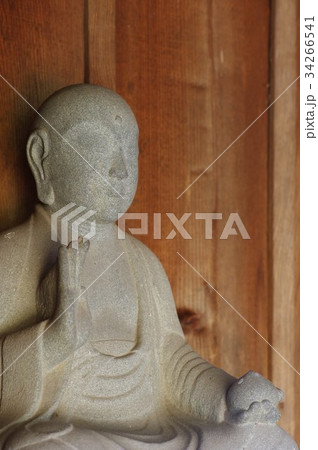 信州の文化財　名工　守屋貞治の石仏　延命地蔵菩薩像　半身右俯瞰縦（長野県塩尻市奈良井長泉寺） 34266541