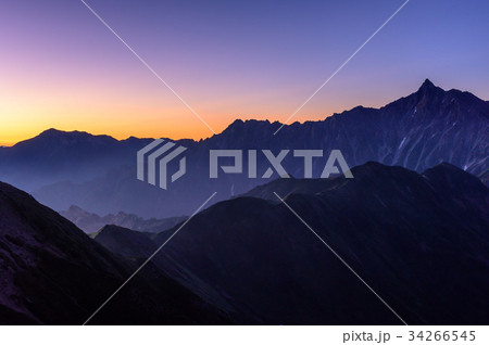 夜明けと槍ヶ岳 夜明けと槍ヶ岳 34266545