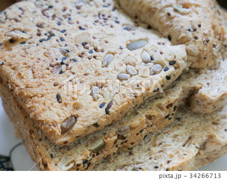 Organic Whole Grains and Seeds mix Bread 34266713