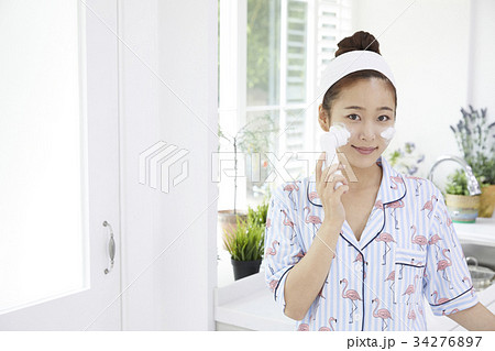 20代 石鹸の泡 税収 34276897