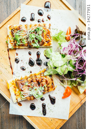 Foie gras on top of bread with sauce Foie gras on top of bread with sauce 34277951
