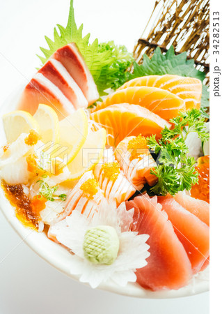 Raw and fresh mixed sashimi with salmon , tuna , hamaji and other 34282513