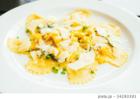 Ravioli pasta with pumpkin and cheese Ravioli pasta with pumpkin and cheese 34283391