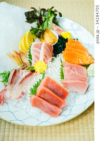 Raw and fresh sashimi fish meat Raw and fresh sashimi fish meat 34284705
