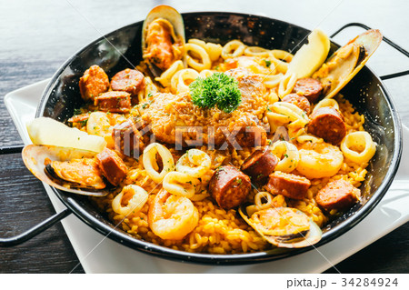 Spanich paella Spanich paella 34284924