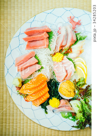 Raw and fresh sashimi fish meat Raw and fresh sashimi fish meat 34285203