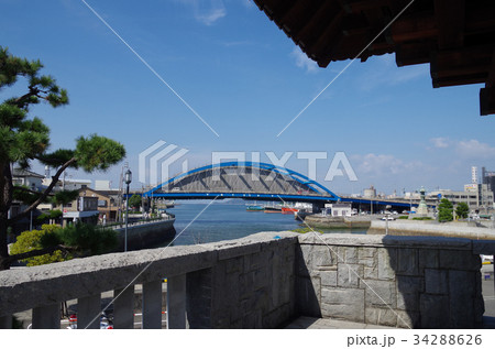 公園の四阿から見た青い橋 公園の四阿から見た青い橋 34288626