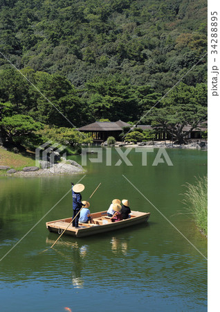 栗林公園、南湖周遊の和船と掬月亭 栗林公園、南湖周遊の和船と掬月亭 34288895