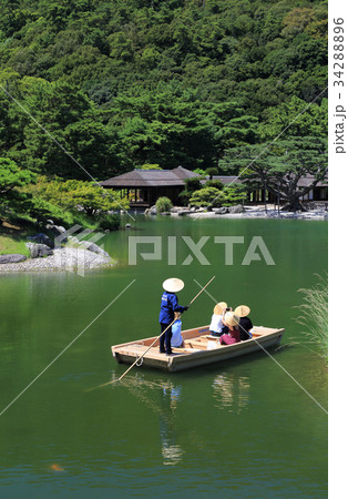 栗林公園、南湖周遊の和船と掬月亭 34288896