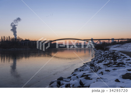 夕焼け ソウル 雪景色 34293720