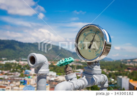 Close up of manometer on pipe 34300182