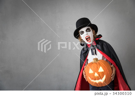 Halloween Pumpkin Autumn Holiday Concept Halloween Pumpkin Autumn Holiday Concept 34300310
