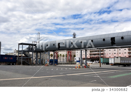 神戸三宮フェリーターミナルのボーディングブリッジ 34300682