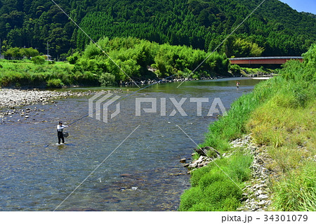 和歌山県　古座川の景色 34301079