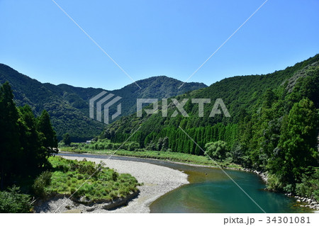 和歌山県　古座川の景色 34301081