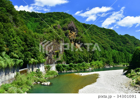 和歌山県　古座川の景色 34301091