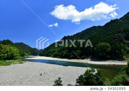 和歌山県　古座川の景色 34301093