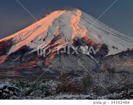 新雪の朝 34302466