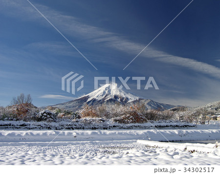新雪の朝 34302517