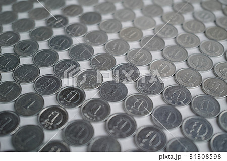 敷き詰めた一円玉　裏　f/2.8で撮影 34308598