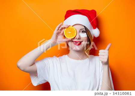 Woman using eye patch for her eyes  34310061