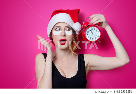 Woman using eye patch for her eyes  34310189