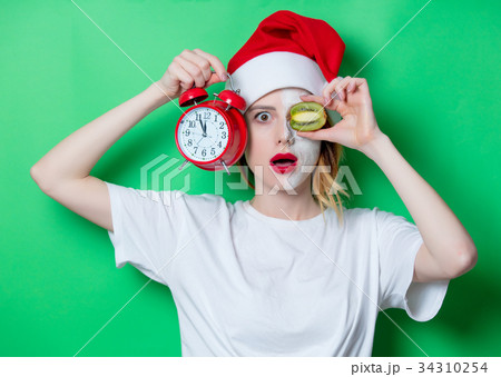 Woman using eye patch for her eyes  34310254