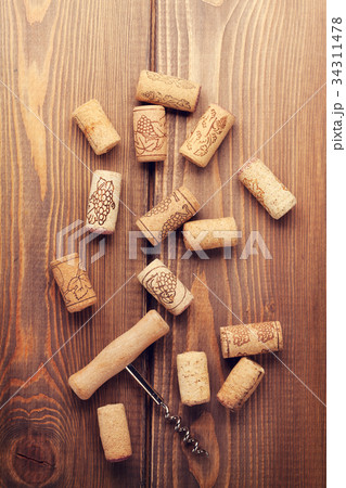 Wine corks and corkscrew 34311478