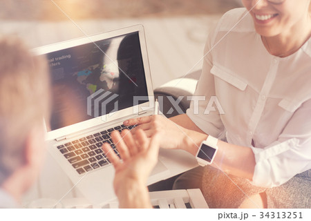 Close up of a presentation about world trading map 34313251