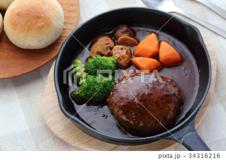 煮込みハンバーグ 34316216