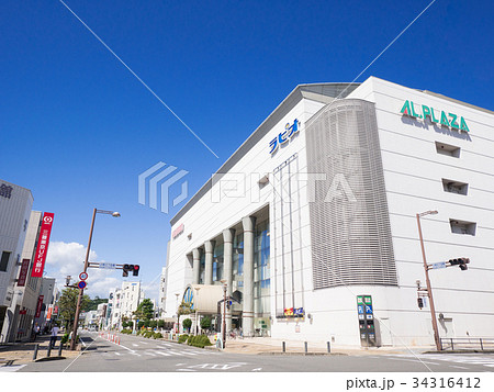 小牧市駅前商店街街並み　小牧3丁目東交差点 34316412