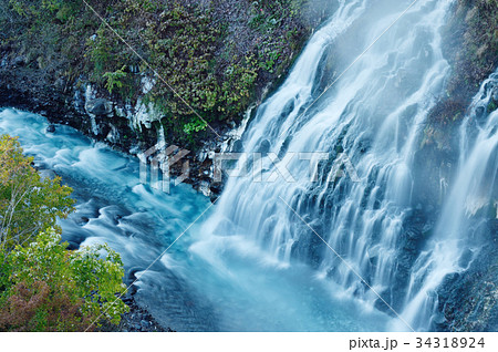 美瑛の白ひげの滝（北海道） 34318924