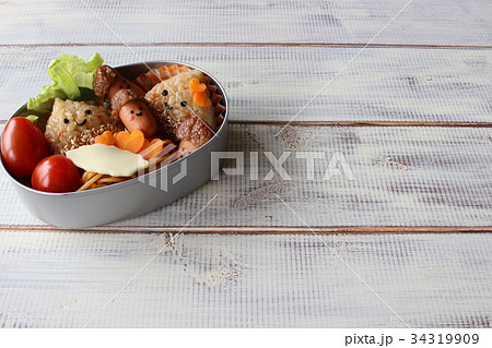 栗とどんぐりのお弁当 栗とどんぐりのお弁当 34319909