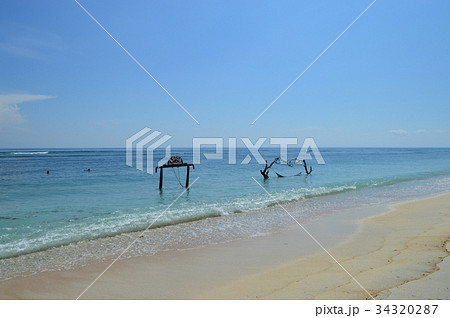 海に浮かぶ海中ブランコ 海に浮かぶ海中ブランコ 34320287