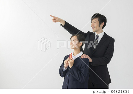 受験生　家庭教師　塾講師　お父さん　親子 34321355