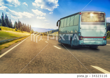 tourist bus Rides on the mountain highway tourist bus Rides on the mountain highway 34323116