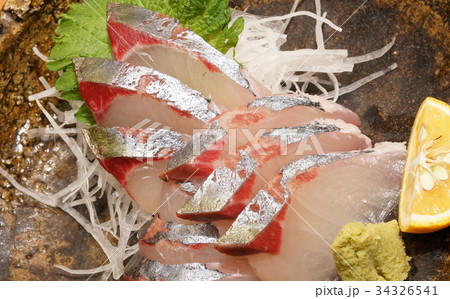 シマアジの刺身は美味しい シマアジの刺身は美味しい 34326541