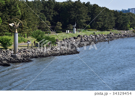 運河沿いの大井ふ頭中央海浜公園 34329454