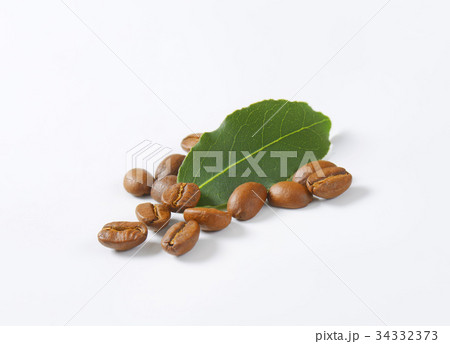 roasted coffee beans 34332373