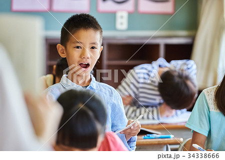 小学校 授業 教室  34338666
