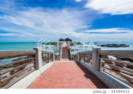 beautiful bridge in Sansiantai Taitung, Taiwan beautiful bridge in Sansiantai Taitung, Taiwan 34344415