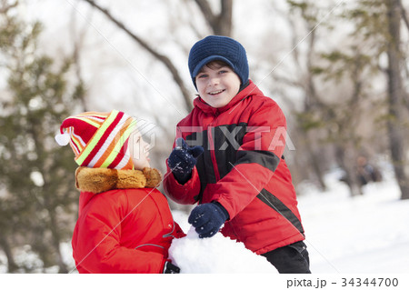 Winter active games Winter active games 34344700